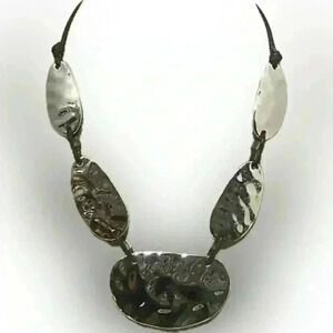 🛑 3 for$25 deal. SHINY black SILVER TONE METAL PEBBLE PANELS
LINKED NECKLACE